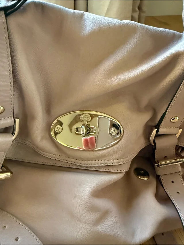 Mulberry Soft Leather Tote In Blush Taupe With Gold Hardware in Taupe Leather from Poshmark, photo 5 of 15