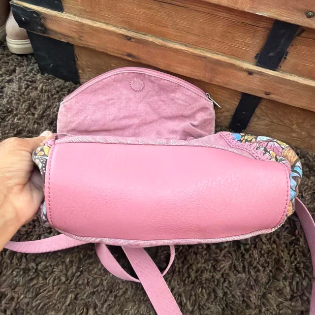 Mulberry Men's Crossbody bags - Pink in pink from Depop, photo 5 of 7