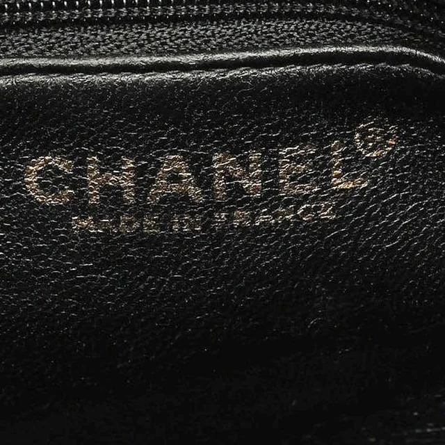 Chanel CC Medallion Tote Bag in Leather from A Retro Tale, photo 6 of 8