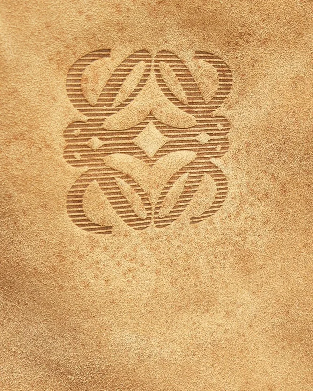 Loewe Amazona 32 Bag in Suede from A Retro Tale, photo 6 of 8