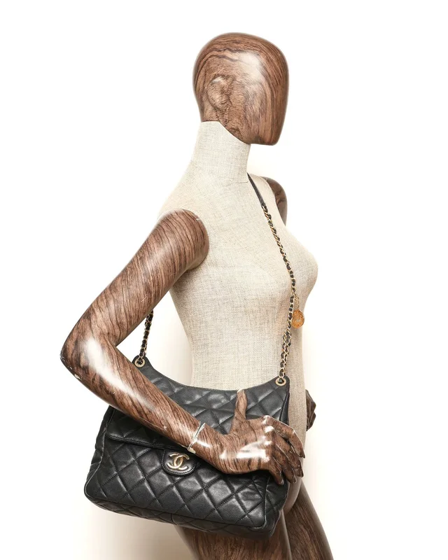 Chanel Caviar Large Wavy CC Bag in Caviar leather from A Retro Tale, photo 9 of 9