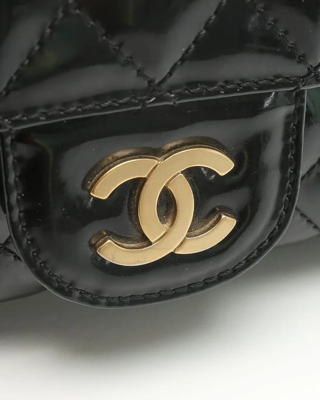 Chanel Patent Leather and Lace Mini Kiss Lock Double Sided Bag in Patent leather from A Retro Tale, photo 6 of 15