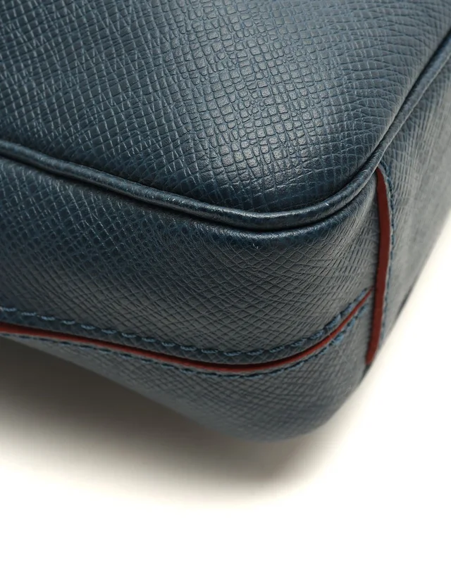 Louis Vuitton Taiga Porte-Documents Voyage PM Business Bag in Leather from A Retro Tale, photo 6 of 11