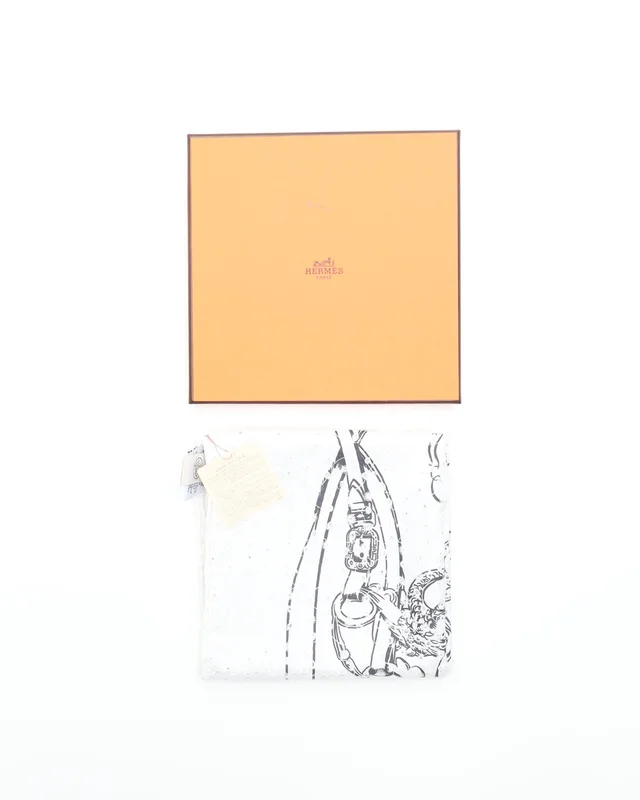 Hermès 70 Brides de Gala Broderie Anglaise Silk scarf in Silk from A Retro Tale, photo 2 of 4