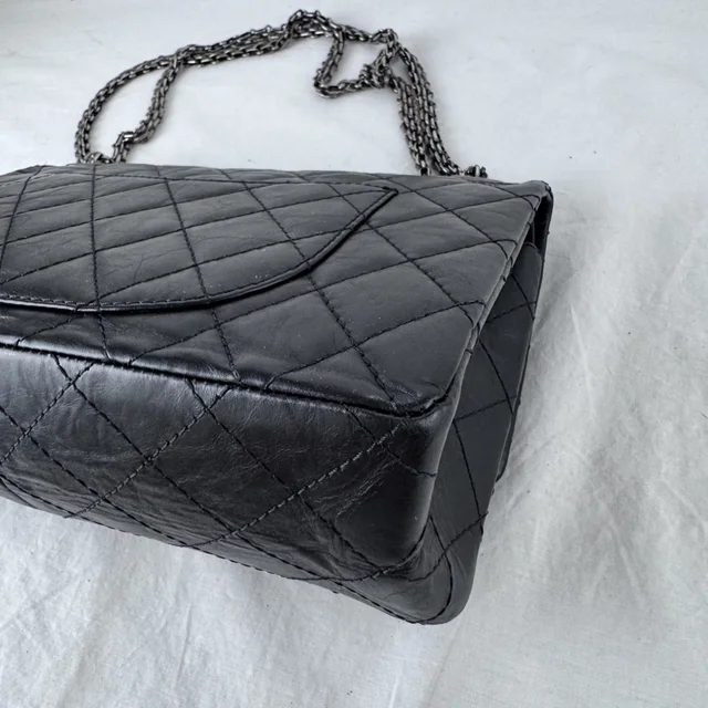 Chanel 2.55 Reissue Old Medium Bag in aged calfskin, Metal from Reowned, photo 10 of 12