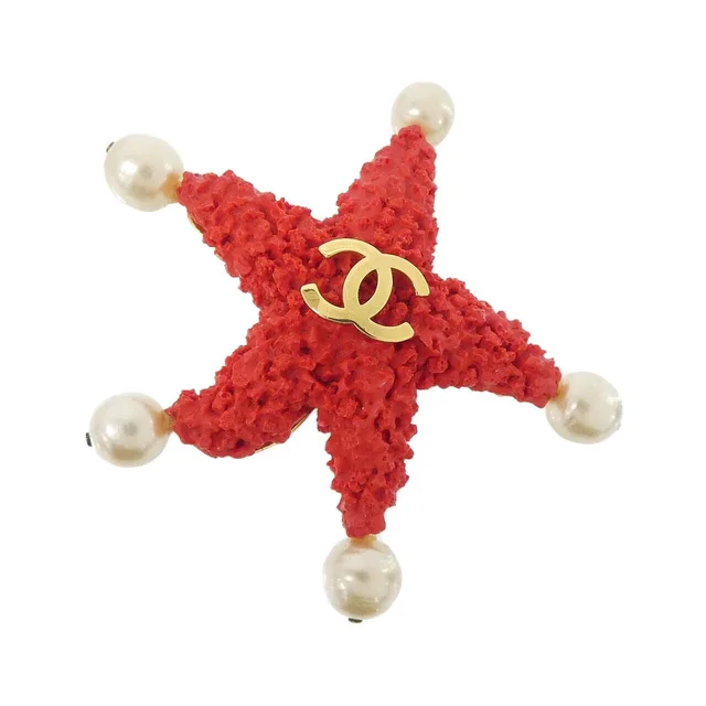 Chanel Vintage Brooch Gold in Gold from The Reluxe