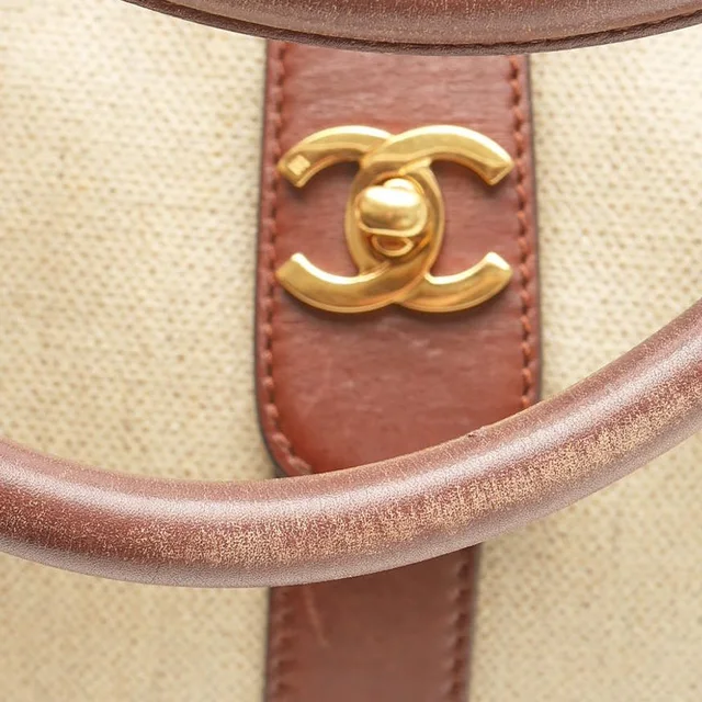 Chanel Linen Canvas Tote Bag in Canvas from A Retro Tale, photo 9 of 13