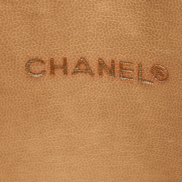 Chanel CC Chain Tote Bag in Leather from A Retro Tale, photo 12 of 15