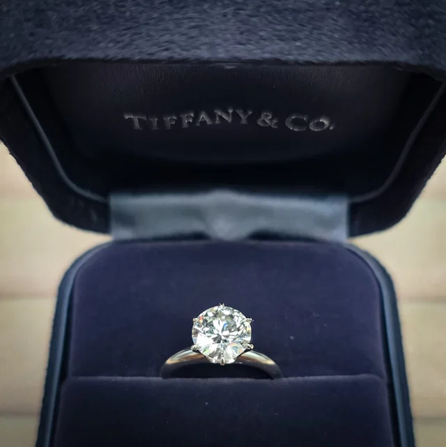 Platinum Tiffany & Co. Diamond Ring D 2.104 Sz 5.75 4.84 g VS-2 VG F C in Leather from Luxury Promise