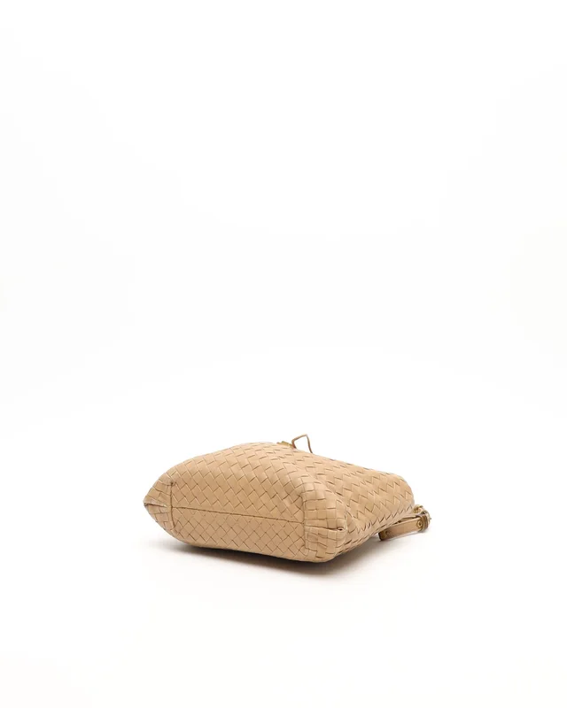 Bottega Veneta Intrecciato Capri Small Bag in Woven leather from A Retro Tale, photo 4 of 13