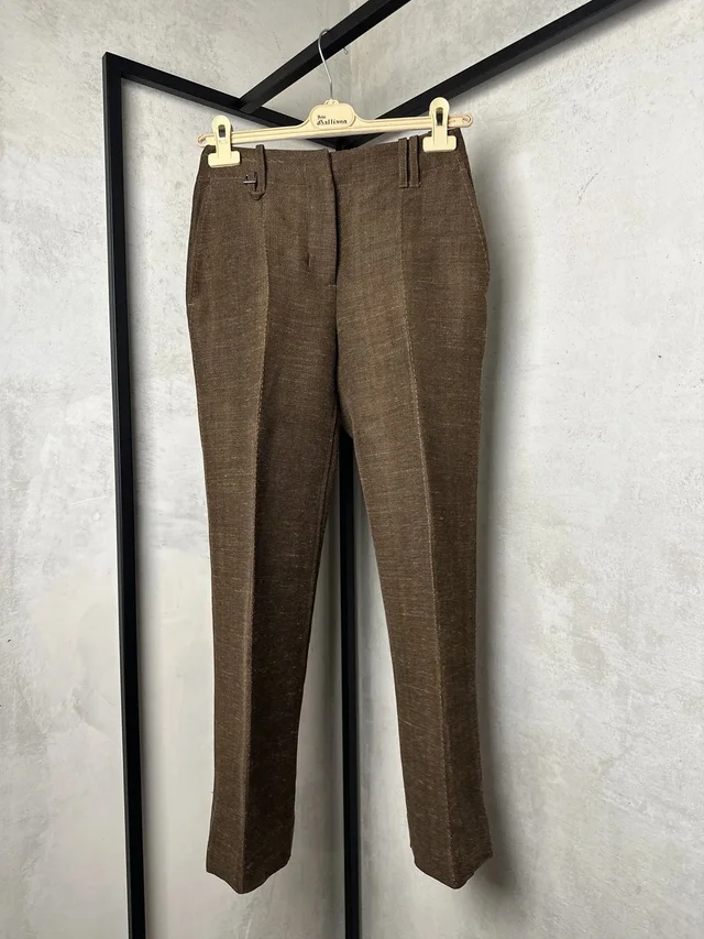 Jacquemus La Raphia Ss23 3/4 Pants in Brown, Women's (Size 25) in brown|red from Grailed