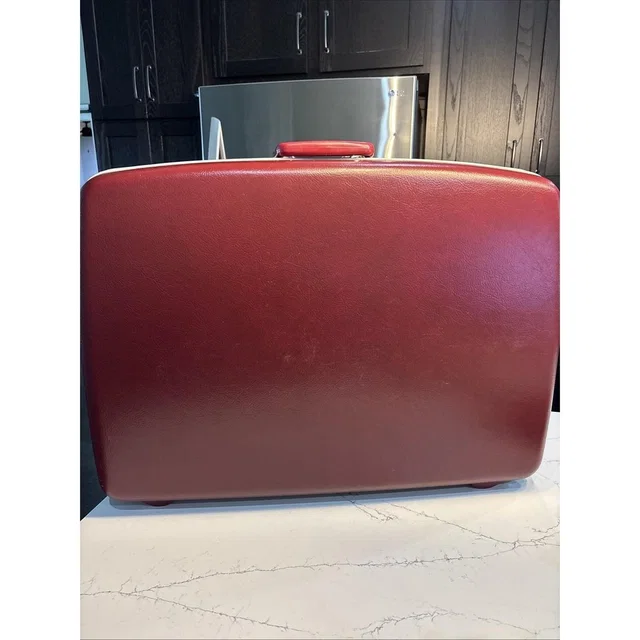 Samsonite Vintage Silhouette Ii Burgundy 23/28 Cartwheel Hard Luggage Survivor in red from Poshmark