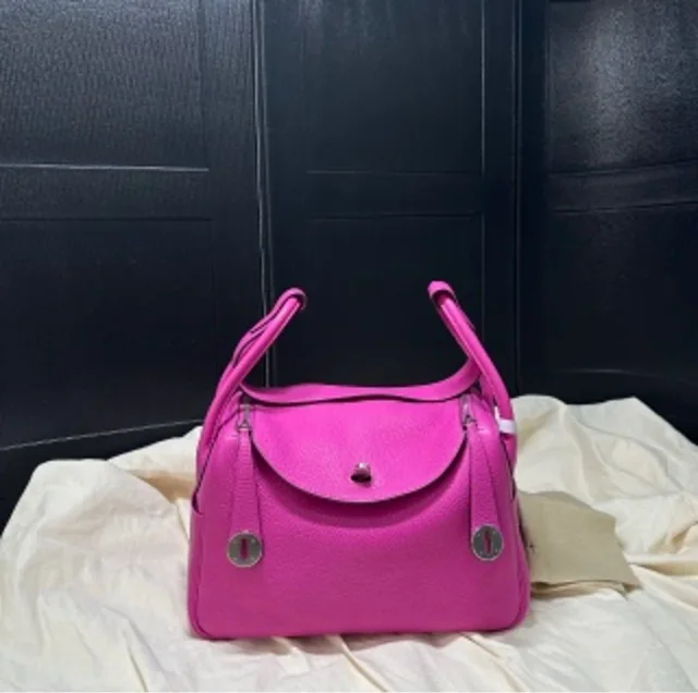 Hermès Lindy 26 Magnolia Pink C-cut in Pink from Luxury Promise