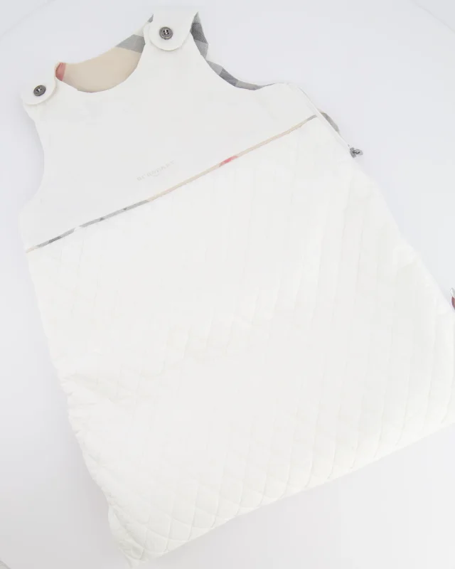 Burberry Baby White Sleeping Bag with Checkered Details in White from Sellier, photo 5 of 6