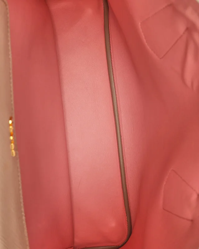 Prada Saffiano Medium Cuir Tote Bag in Saffiano leather from A Retro Tale, photo 6 of 8