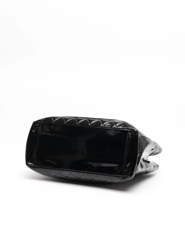 Chanel Patent (GST) Grand Shopping Tote Bag in Patent leather from A Retro Tale, photo 4 of 10