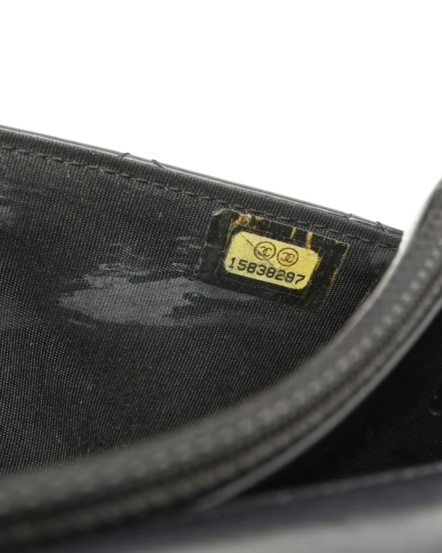 Chanel Brilliant CC Patent Wallet On Chain Bag in Patent leather from A Retro Tale, photo 9 of 10