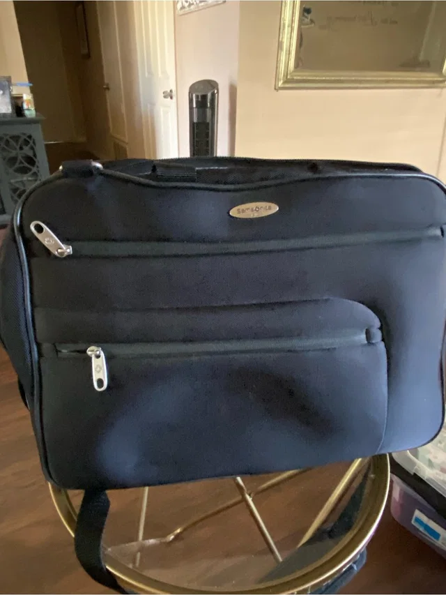 Samsonite Laptop Briefcase With Front Zip Pockets in black from Poshmark