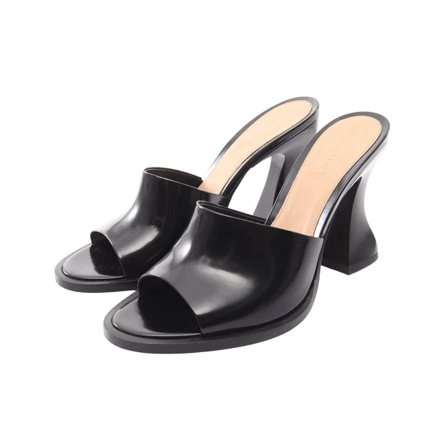 Bottega Veneta Cha Leather Mules in Leather from LuxUness