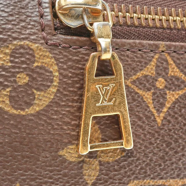 Louis Vuitton Monogram Bum Bag in Coated canvas from A Retro Tale, photo 4 of 8