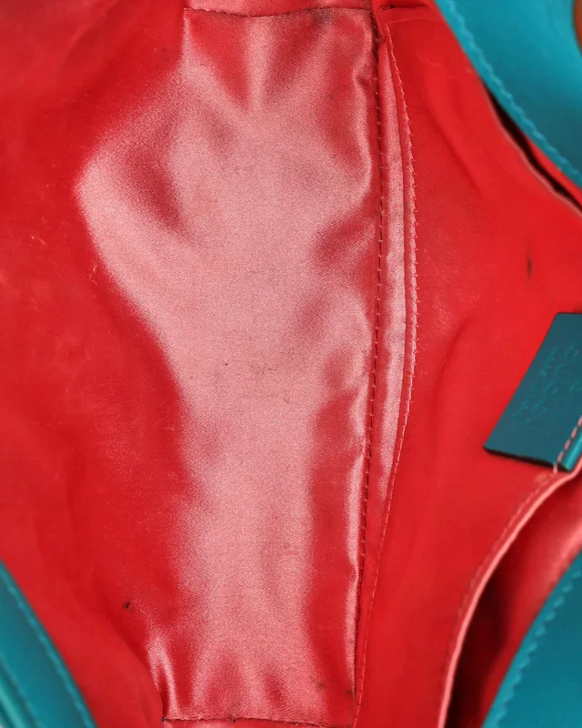 Gucci Small Velvet Marmont Bag in Velvet from A Retro Tale, photo 6 of 7