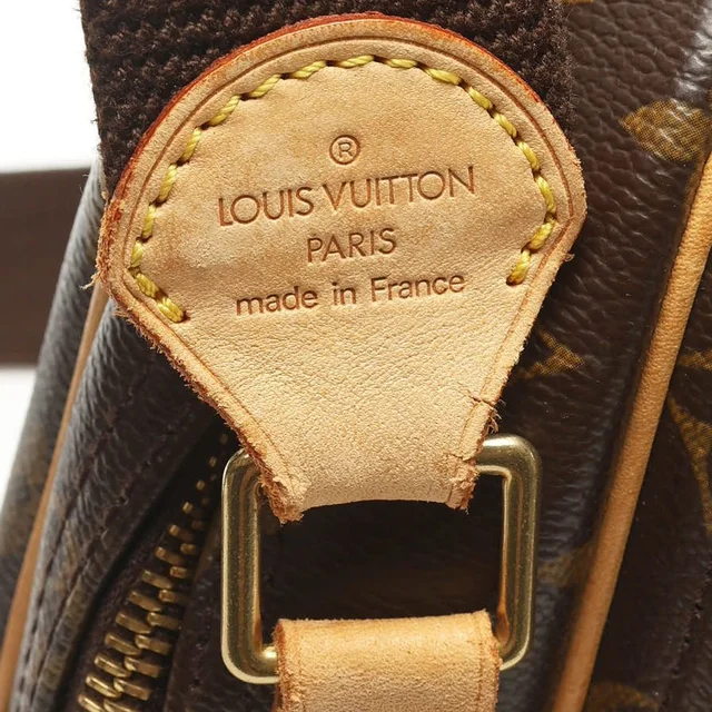 Louis Vuitton Monogram Reporter PM Bag in Coated canvas from A Retro Tale, photo 8 of 11