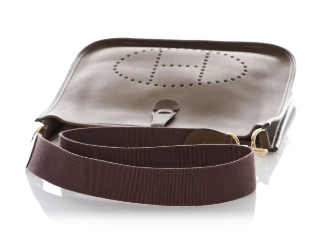Hermès Vintage Olive Barenia Evelyne I 29 in Green Leather from Ann's Fabulous Finds, photo 7 of 10