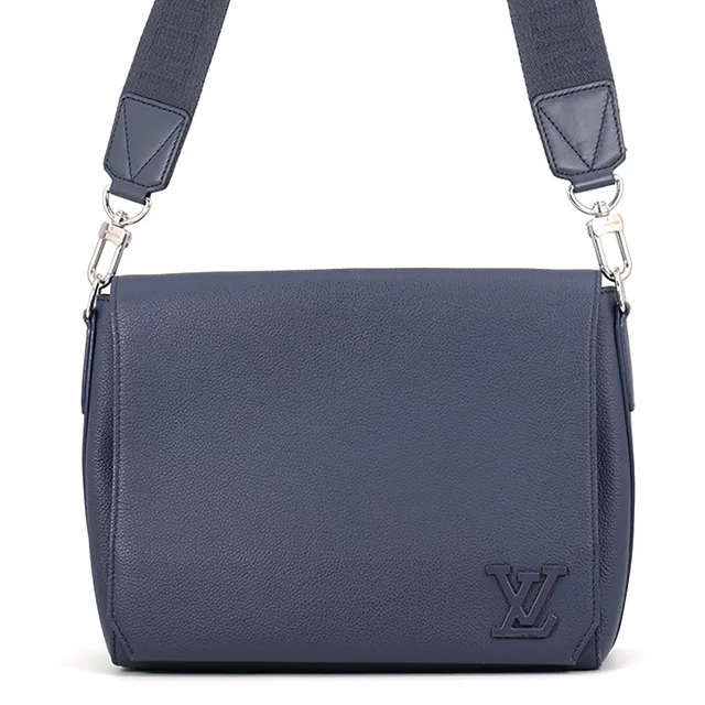 Louis Vuitton takeoff messenger NavyM23709 Grain Leather in Leather from GALLERY RARE