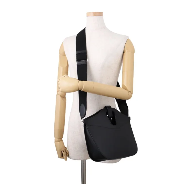 Hermès Messenger Attrage Black Evergrain Canvas in Black Canvas from GALLERY RARE, photo 4 of 16