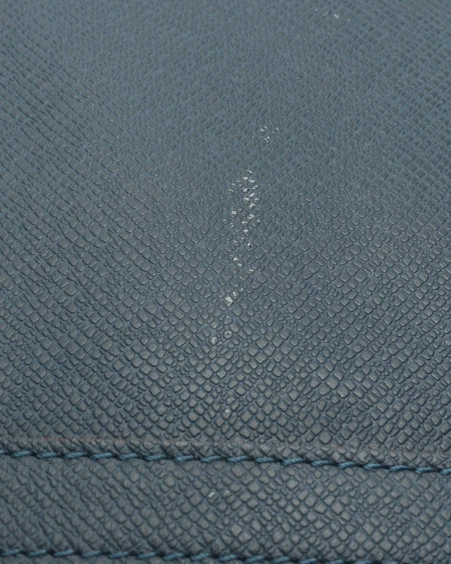 Louis Vuitton Taiga Porte-Documents Voyage PM Business Bag in Leather from A Retro Tale, photo 7 of 11