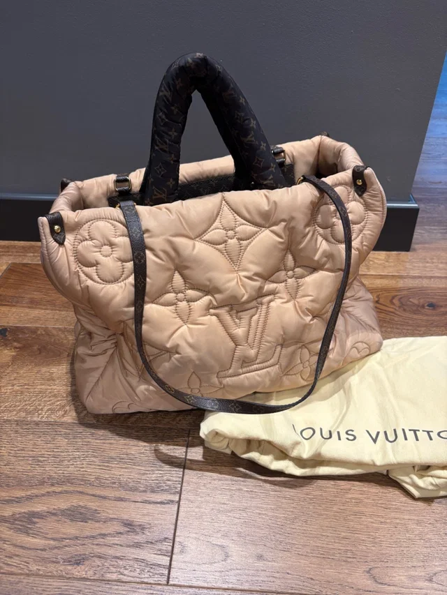 Louis Vuitton Beige Quilted fabric with leather handles and details Bags in Beige Leather from HEWI