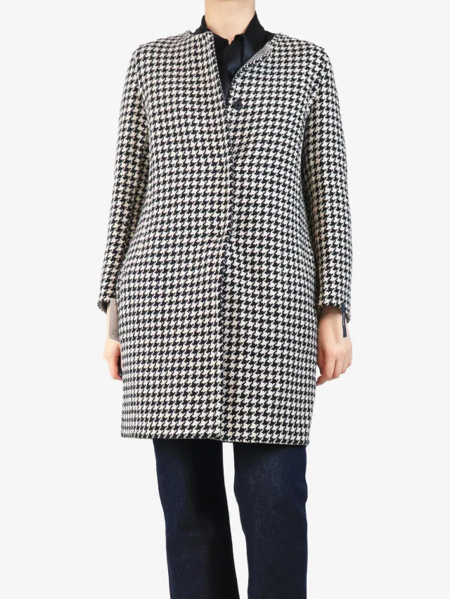 Max Mara Black and white houndstooth coat - size UK 12 in Black Wool from Sign of the Times
