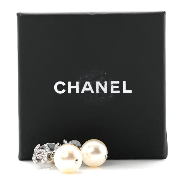 Chanel Crystal Pearl CC Drop Earrings Silver Pearly White in White Resin from FASHIONPHILE, photo 5 of 5