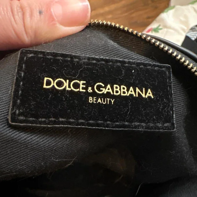 Dolce & Gabbana Women's Makeup and toiletry bags - Black in black from Depop, photo 8 of 9