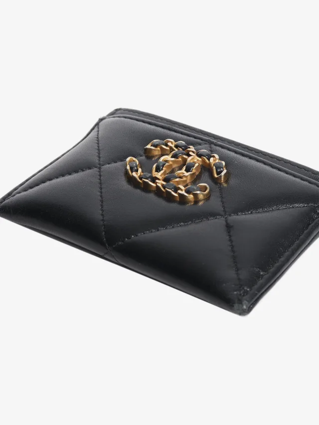 Chanel Black 19 quilted leather cardholder in Black Leather from Sign of the Times, photo 3 of 4