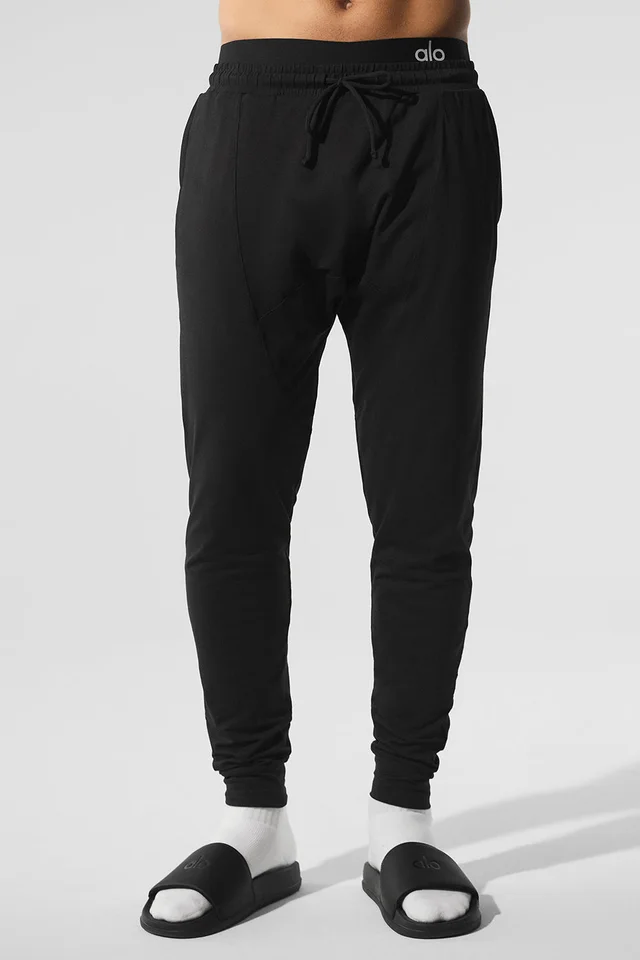 Alo Yoga Conquer Revitalize Pant - Black in Black from Alo Yoga, photo 1 of 1