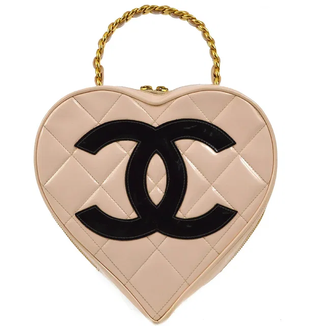 Chanel 1994-1996 Beige Heart Vanity Handbag in Beige Patent leather from AMORE Vintage Tokyo