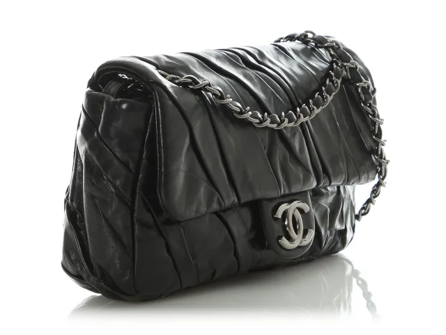 Chanel Glazed Calfskin Twisted Flap in Black Calfskin from Ann's Fabulous Finds, photo 6 of 10
