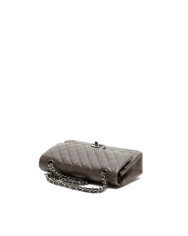 Chanel Classic Medium Double Flap Bag in Leather from A Retro Tale, photo 4 of 11