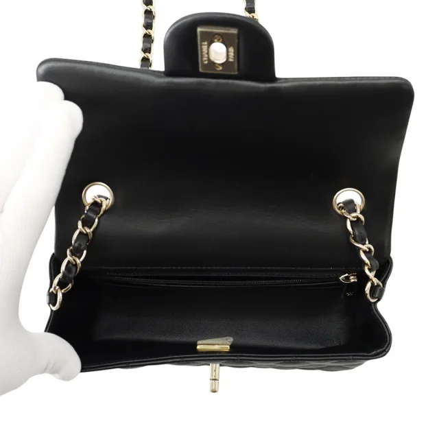 Chanel Matelasse BlackA69900 Lambskin Size Mini in Lambskin from GALLERY RARE, photo 8 of 20
