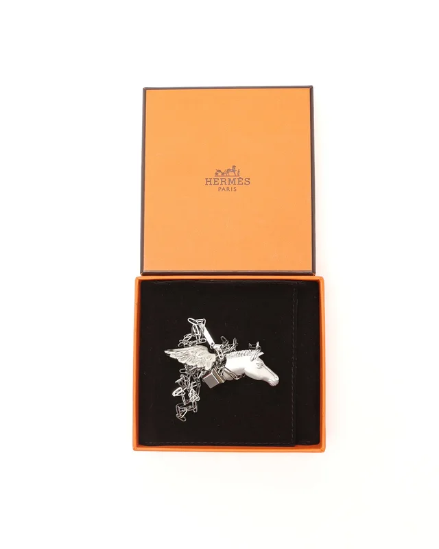 Hermès Pegasus Necklace from A Retro Tale, photo 2 of 4