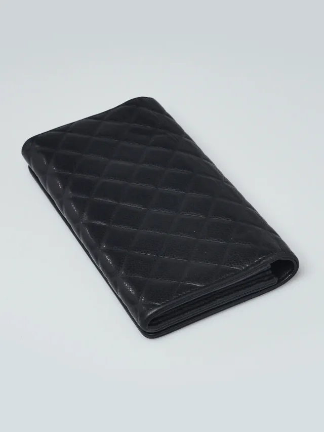 Chanel Black Quilted Caviar Leather CC Bifold Wallet in Black Caviar leather from Yoogis, photo 2 of 8