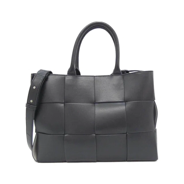Bottega Veneta Crossbody in Calfskin from LuxUness