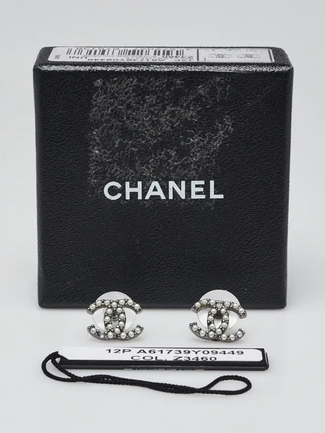 Chanel Faux Pearl Mini CC Stud Earrings from Yoogis, photo 2 of 5