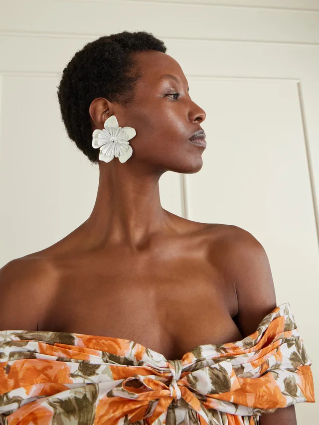 CHLOÉ Oversized resin clip earrings in White, photo 2 of 2 from NET-A-PORTER (Canada)