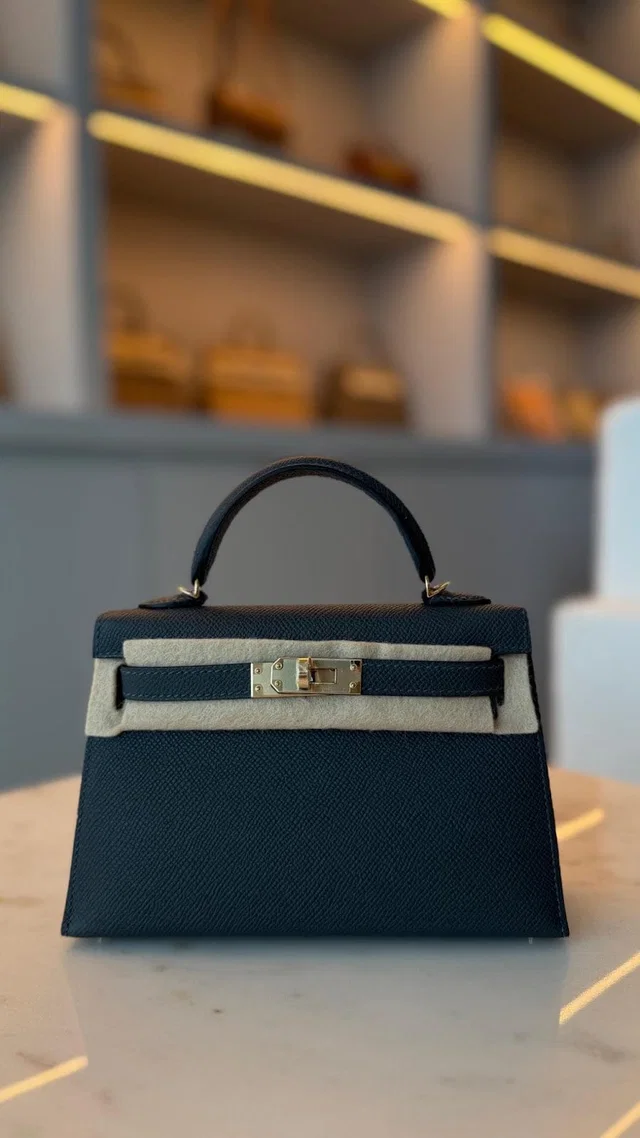Hermès Kelly 20 Gris Misty Epsom in Grey Epsom leather from Luxury Promise