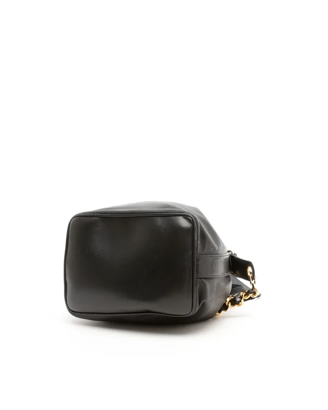 Chanel CC Chain Bucket Bag in Leather from A Retro Tale, photo 5 of 11