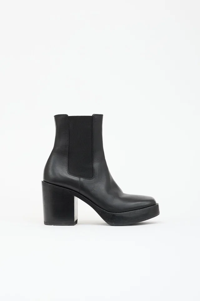 Balenciaga Leather Block Heel Ankle Boot in Leather from VSP Consignment