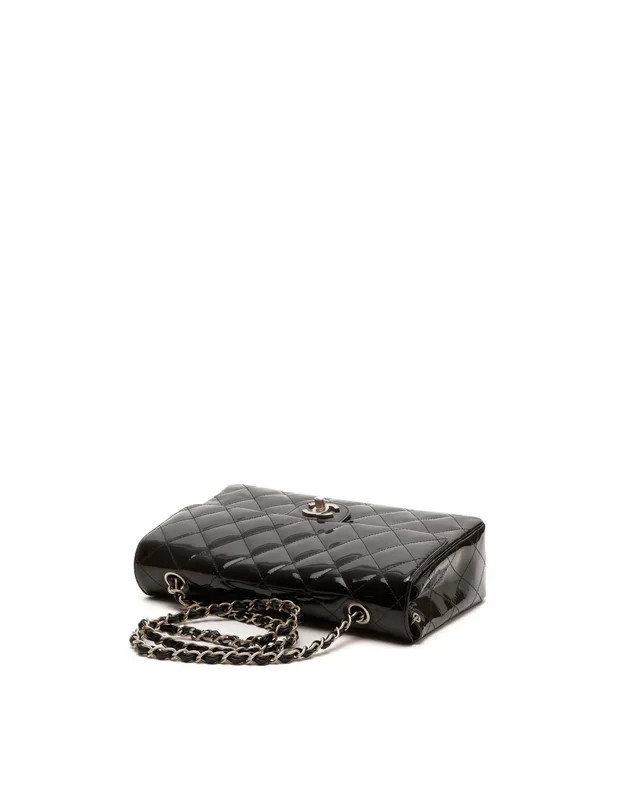 Chanel Classic Medium Single Flap Bag in Patent leather from A Retro Tale, photo 4 of 10