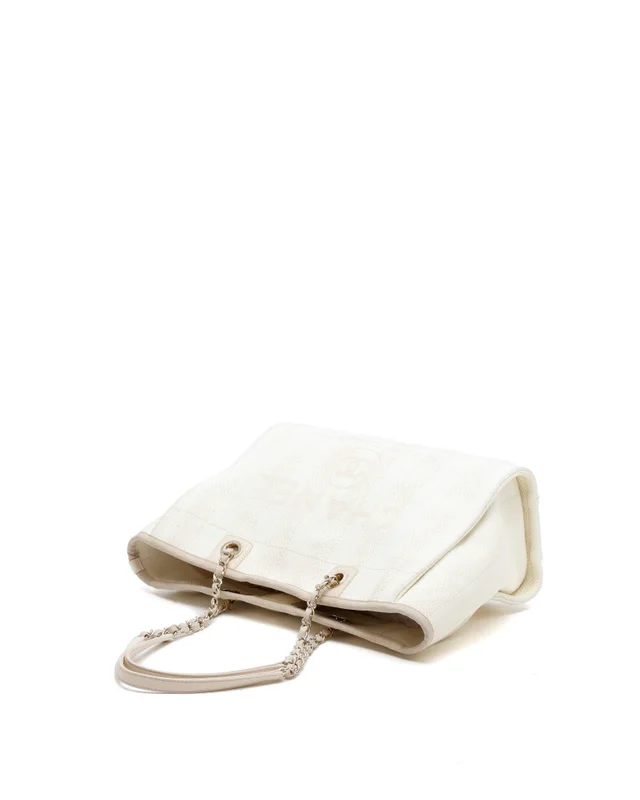 Chanel Deauville MM Tote Bag in Canvas from A Retro Tale, photo 5 of 9
